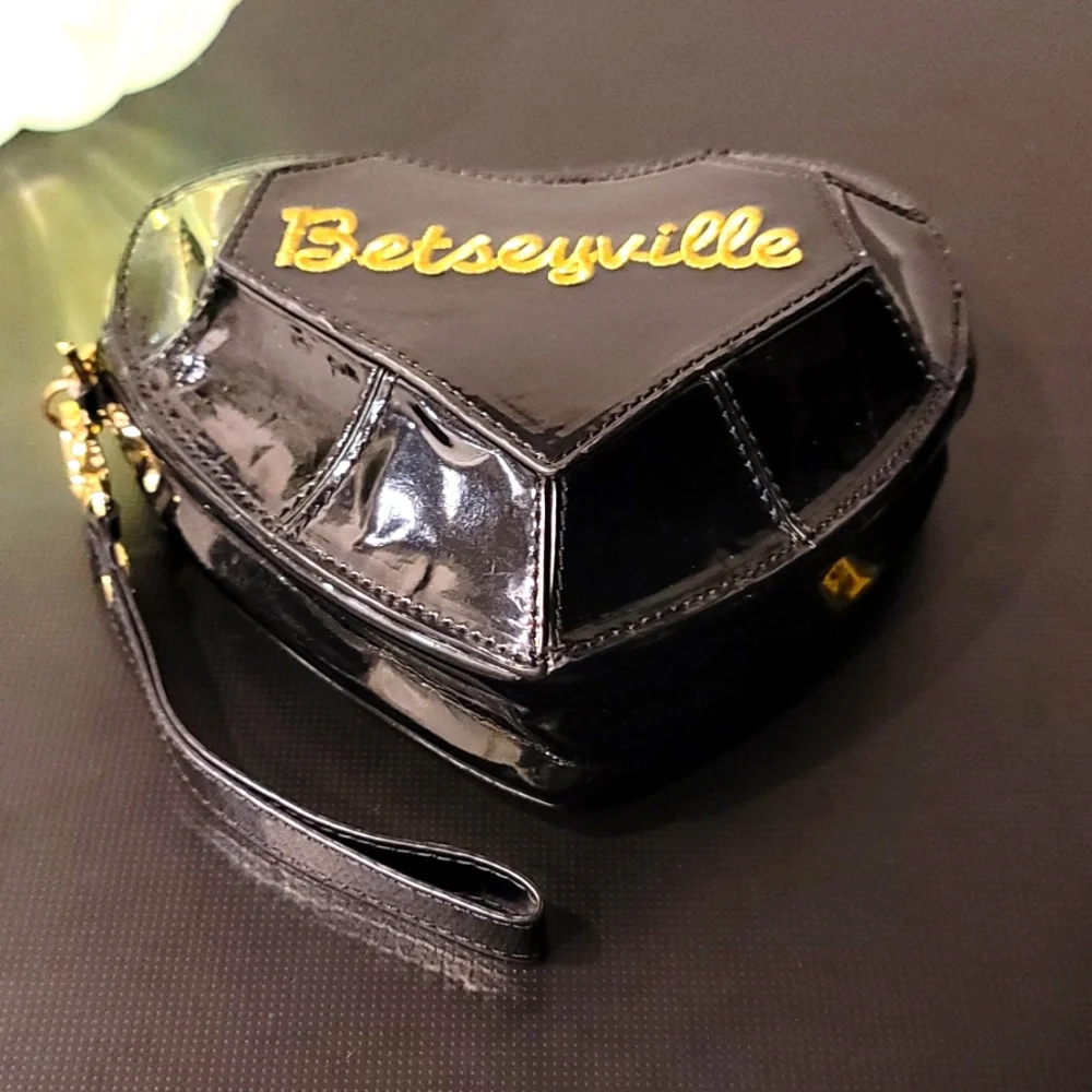 Betsey Johnson Heart Shape Wristlet - Picture 7 of 8